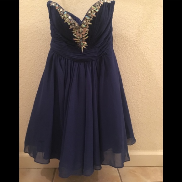 Star Box Dresses & Skirts - Juniors Small Formal dress